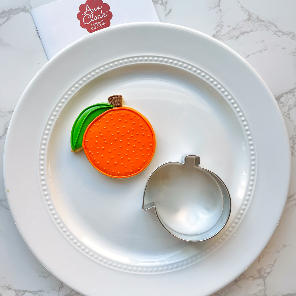 How to Decorate an Orange Cookie