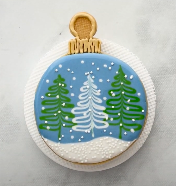 3 Ways to Decorate an Ornament Cookie