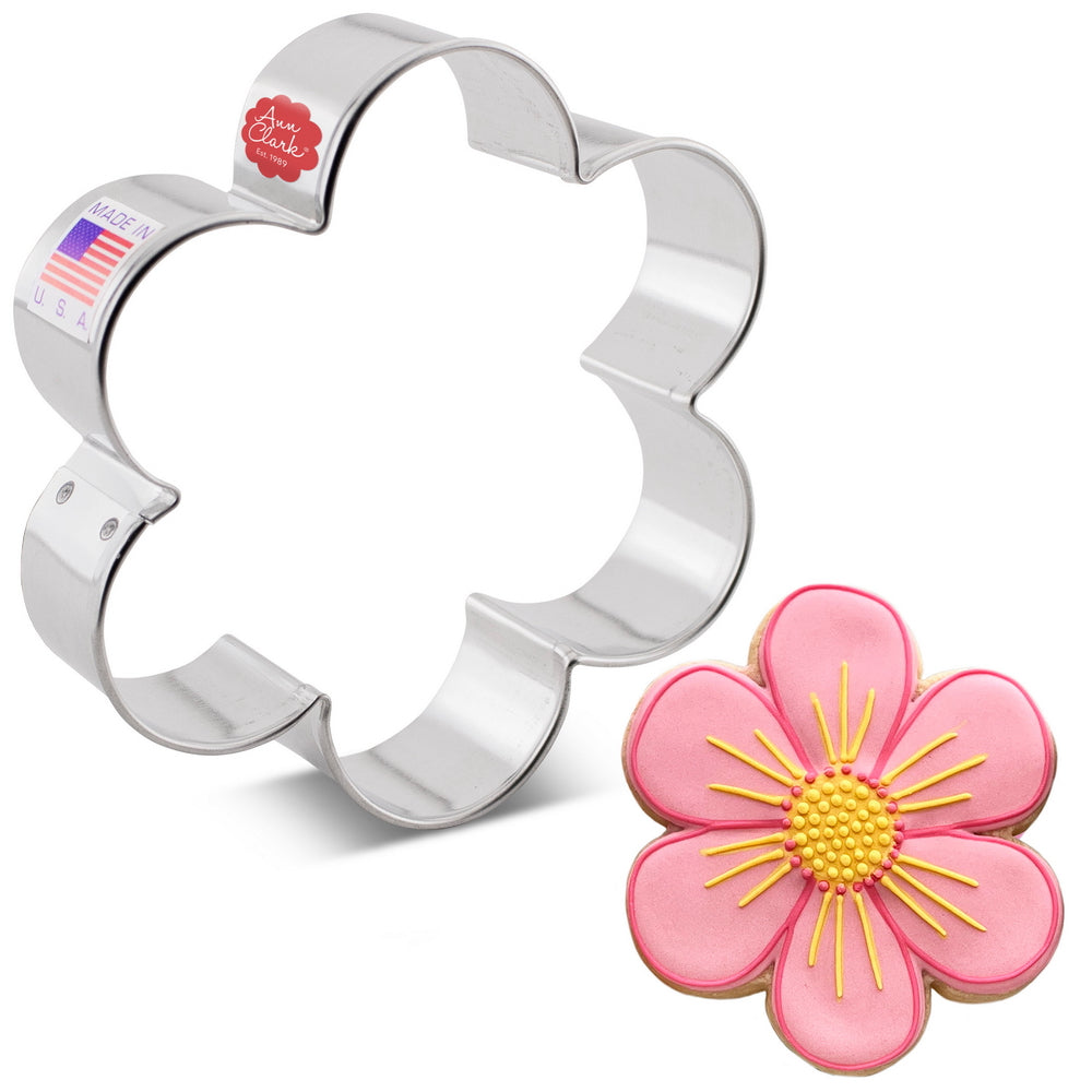 Scalloped Edge / Flower Cookie Cutter
