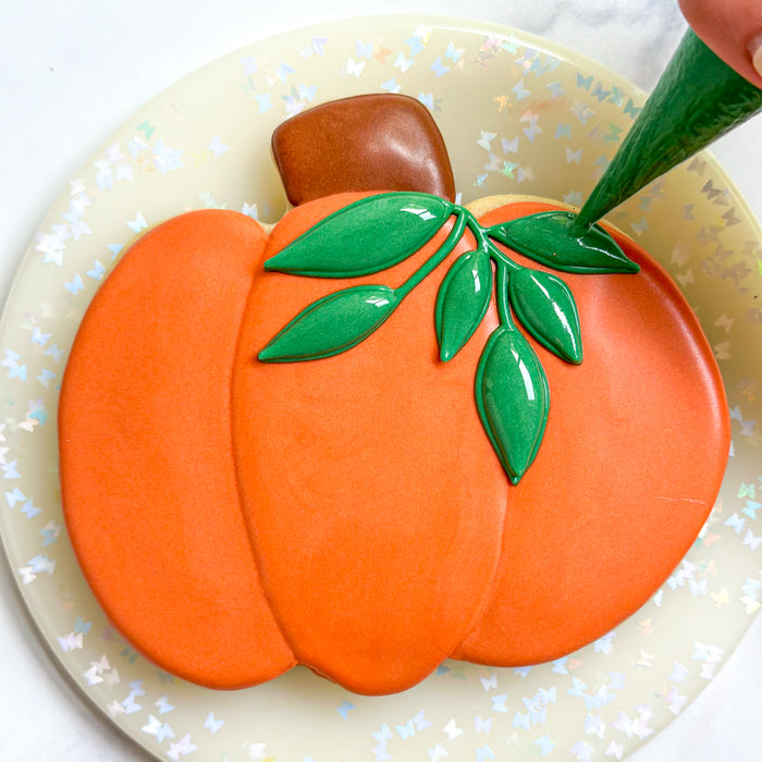 How to Decorate a Pumpkin Sugar Cookie