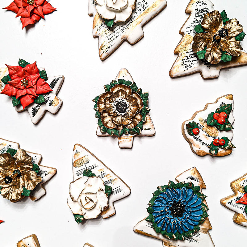 Elegant Christmas Cookies with Seasonal Florals