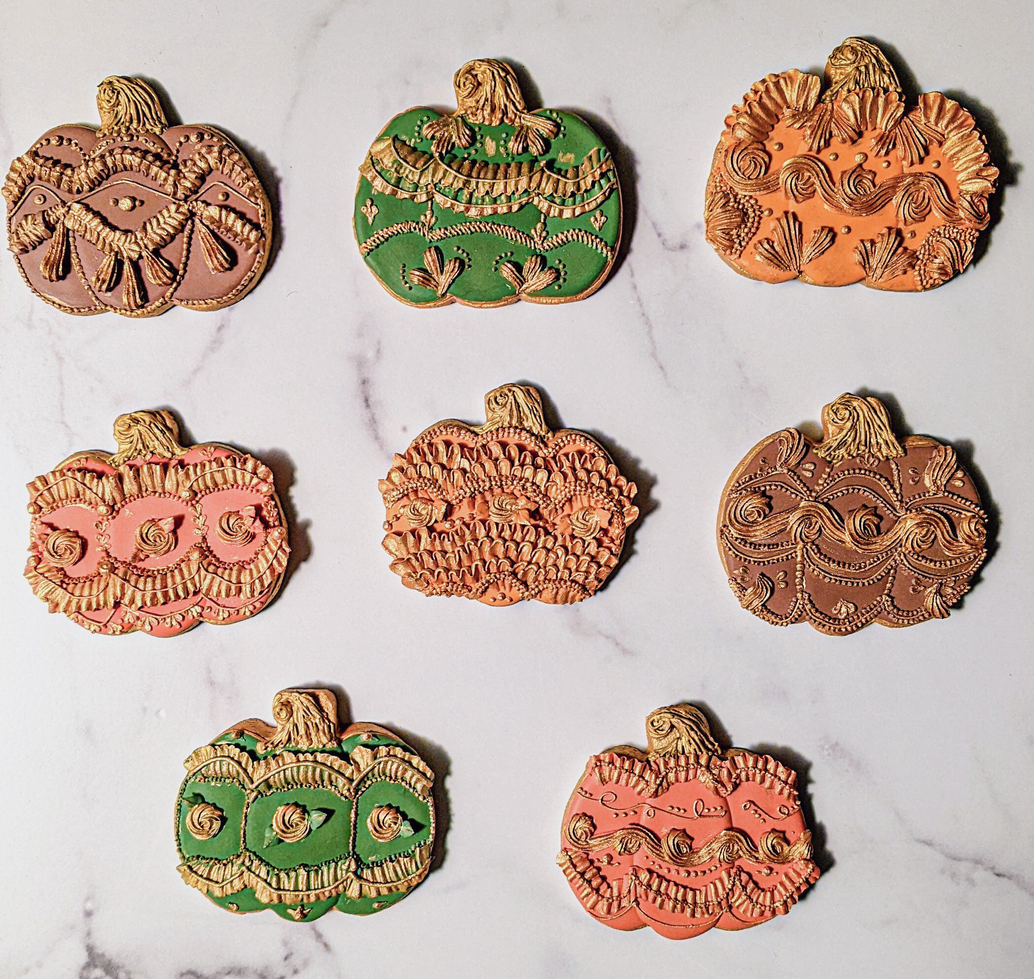 Decorating Vintage-Inspired Lambeth Pumpkin Cookies