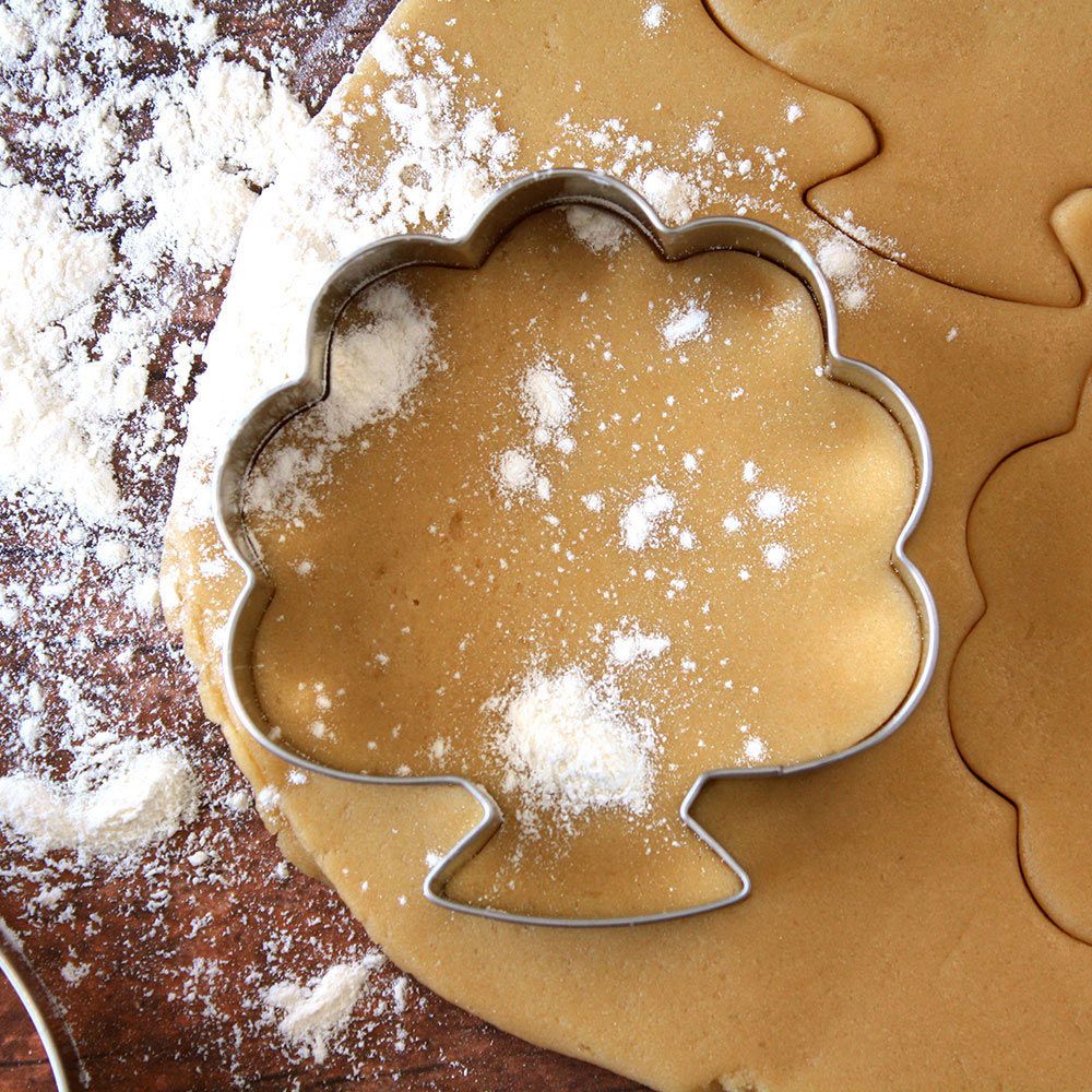 Forward Facing Turkey & Bouquet of Flowers Cookie Cutter